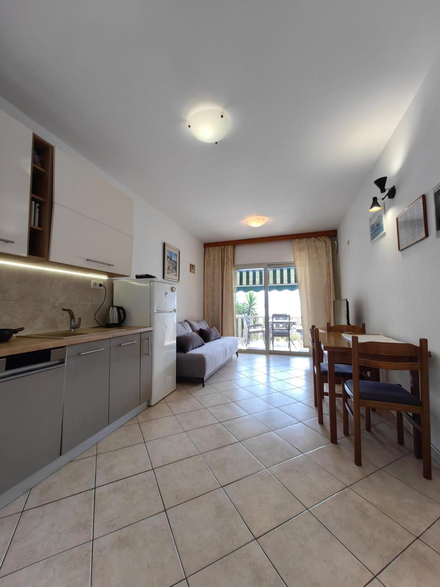Zal Beach Apartments Прижба Экстерьер фото