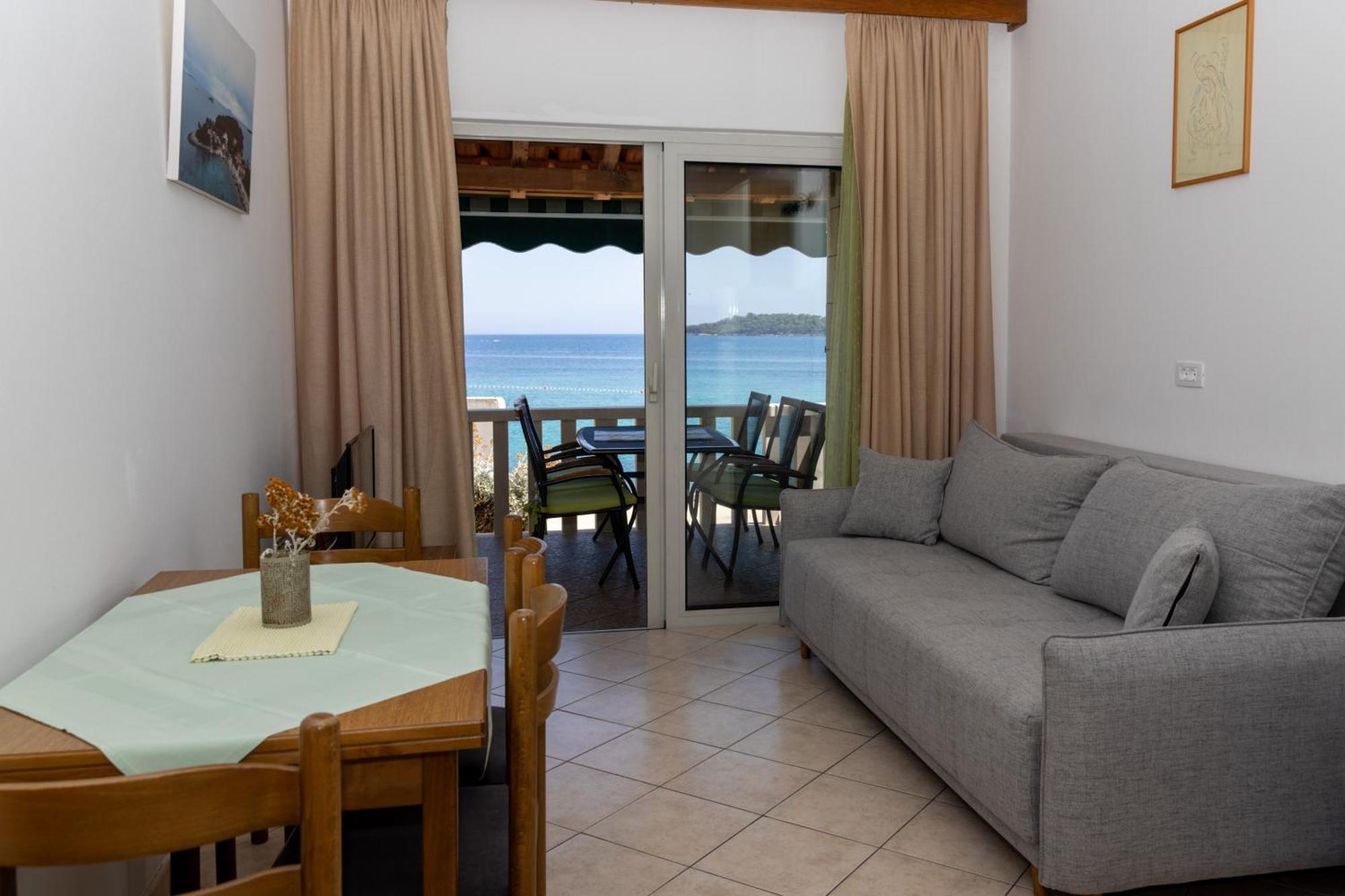 Zal Beach Apartments Прижба Экстерьер фото