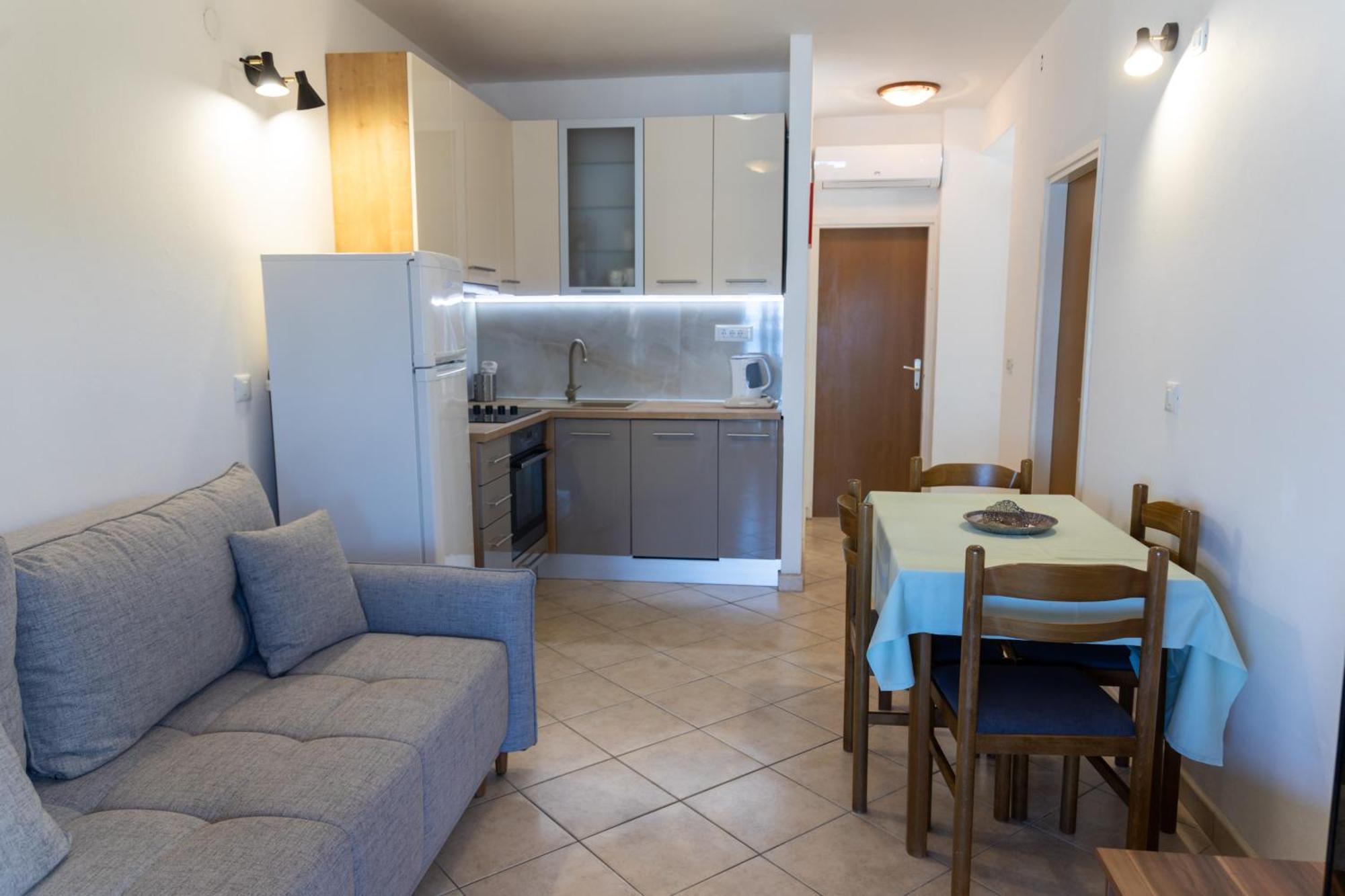 Zal Beach Apartments Прижба Экстерьер фото